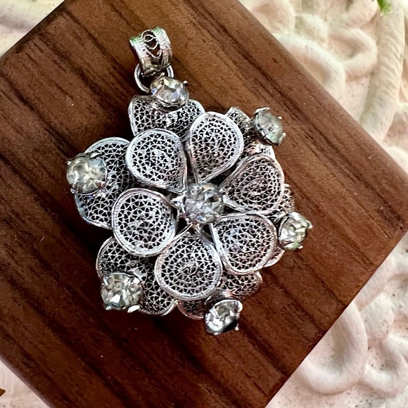 Vintage Designer Filigree 3-D Flower Pendant Solid 925 Sterling Silver w/ stones - Picture 13 of 13
